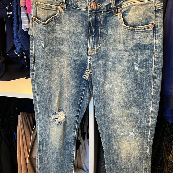 Cabi: Super super cute size 6 skinny jeans - Picture 5 of 5